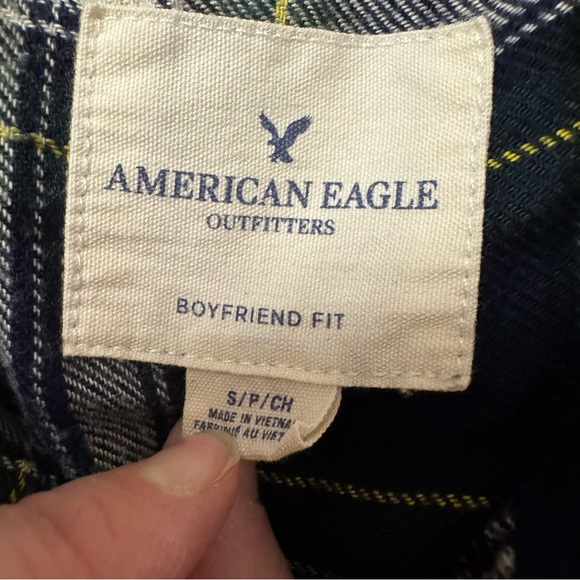 2/20 American Eagle Boyfriend Fit Plaid Shirt - Women’s Small - Picture 7 of 7